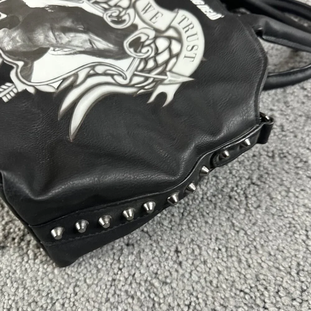 Officially licensed Walking Dead handbag with "In Daryl We Trust" on Front NWT - Picture 7 of 11